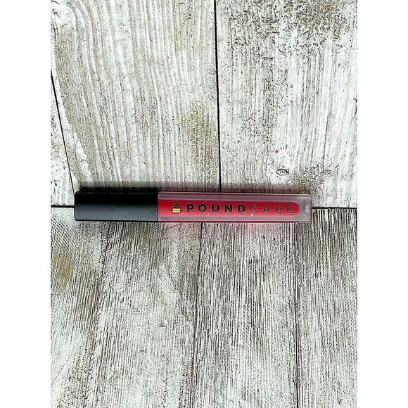 NEW Pound Cake Cake Batter Liquid Lipstick RED VELVET - Picture 1 of 2